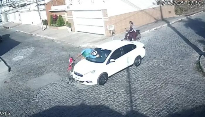 Motociclista sofre acidente em cruzamento de Jequié e é socorrida