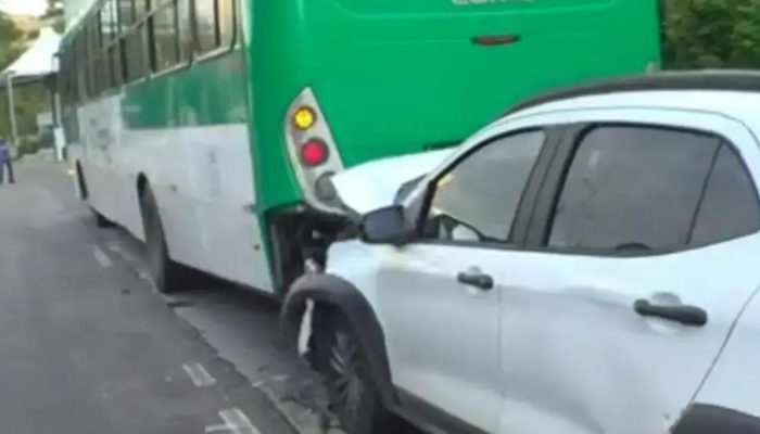 Motorista perde controle e colide com ônibus em Ondina, Salvador