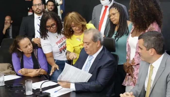 Muniz se reúne com APLB e debate sobre reajuste salarial dos professores