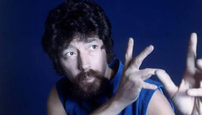 Mural em Salvador homenageia Raul Seixas por seus 80 anos