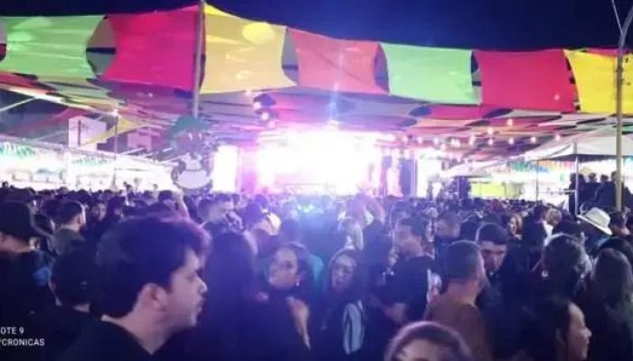 Natanzinho Lima encanta público na festa de aniversário de Itarantim