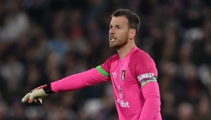 Neto aceita proposta do Botafogo e pode deixar o Bournemouth