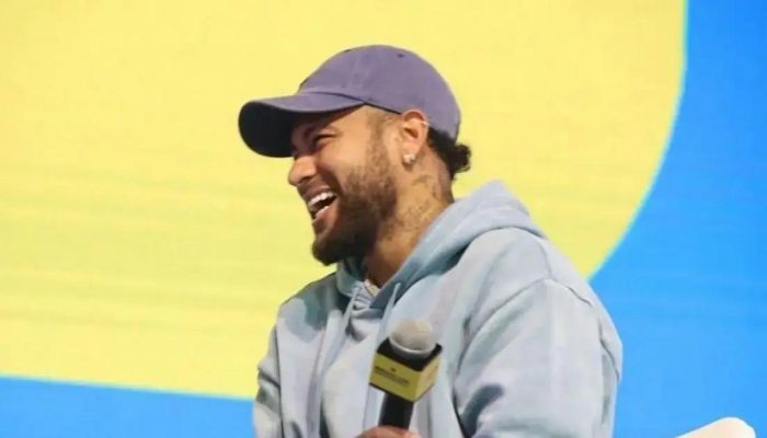 Neymar volta à TV Globo após rusga e grava participação no Altas Horas