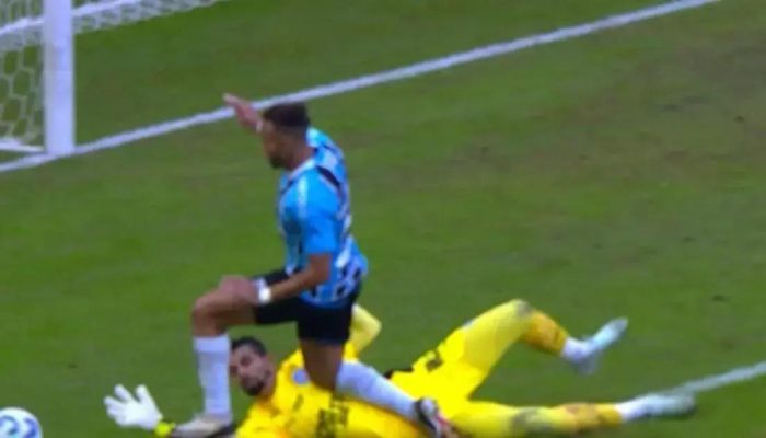 O polêmico pênalti que garantiu a vitória do Grêmio sobre o Bahia