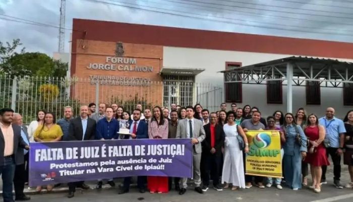 OAB de Ipiaú celebra um ano sem juiz com bolo e 11 mil processos parados