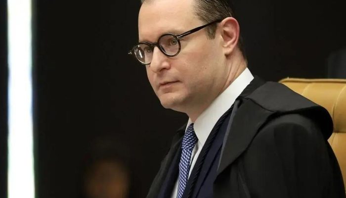 OAB se posiciona contra lacração de celulares de advogados e jornalistas pelo STF