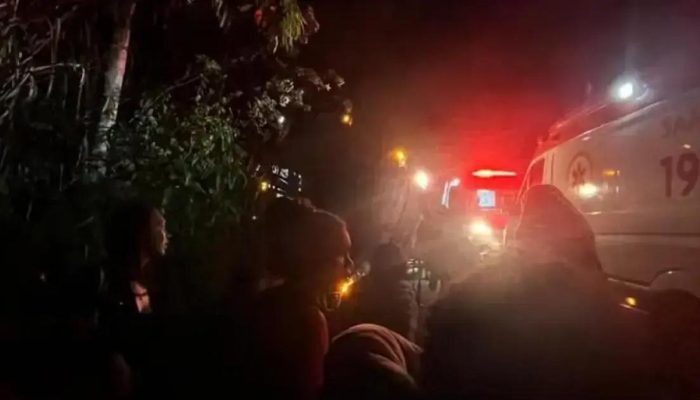 Ônibus de turismo tomba na BR-101 e deixa feridos em Wenceslau Guimarães