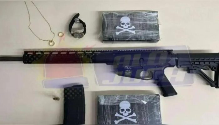 Operação policial apreende fuzil e drogas no Parque São Cristóvão