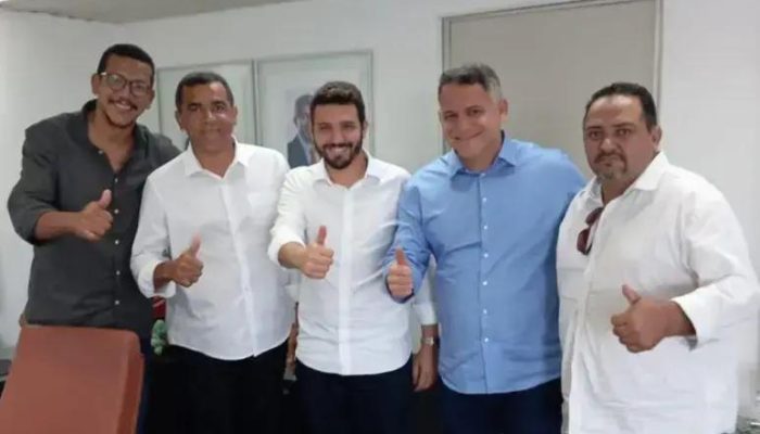 Oposição de Condeúba discute parceria com deputado e secretário de agricultura