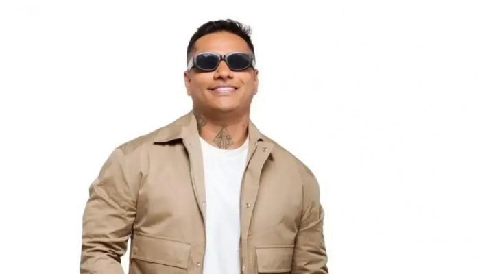 Oz Bambaz comemora sucesso do single "Pok Pok" com novo vocalista