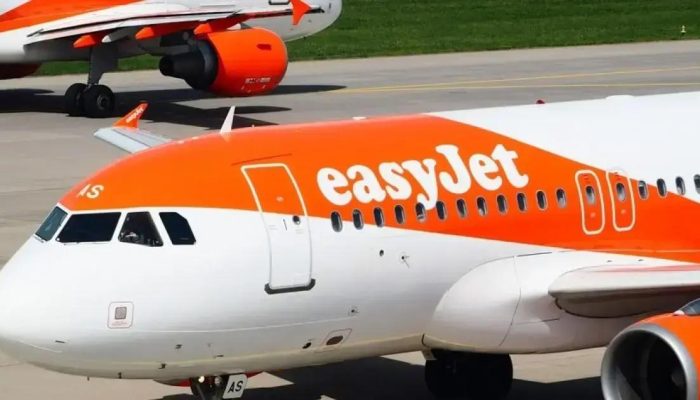 Passageiro da easyJet provoca pouso de emergência em Portugal após surto