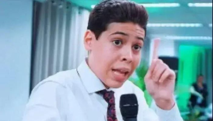 Pastor mirim é proibido de pregar após polêmica sobre doações