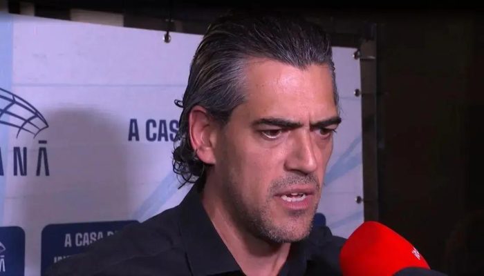 Paulo Bracks faz duras cobranças ao elenco do Atlético-MG após derrota