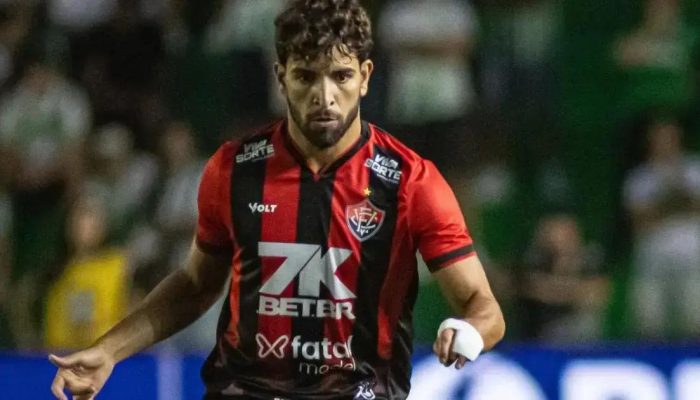 Pepê é expulso no clássico Ba-Vi após soco em Acevedo; veja como foi o jogo