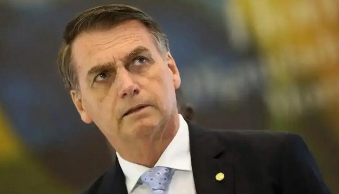 PF aponta descumprimento de medidas e risco de fuga de Bolsonaro ao STF