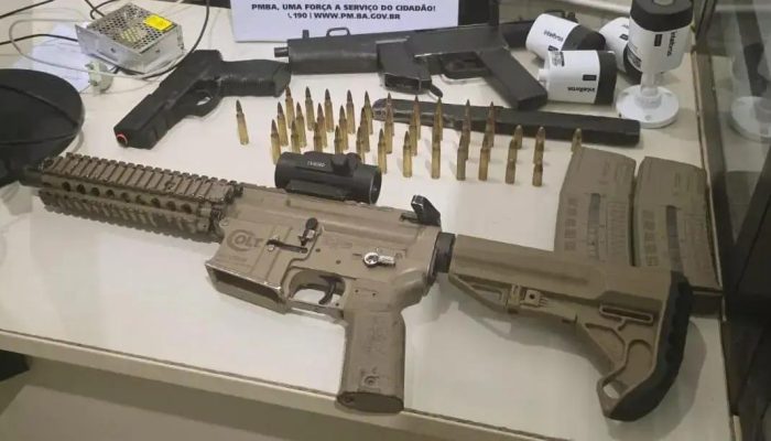 Polícia apreende fuzil e câmeras clandestinas em operação