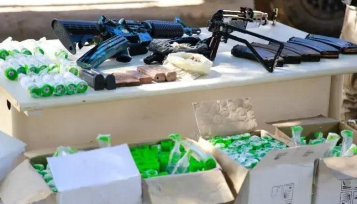 Polícia apreende fuzis e lança-perfumes em operação em Salvador