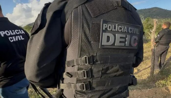 Polícia Civil apreende celulares e roupas em operação em Anguera