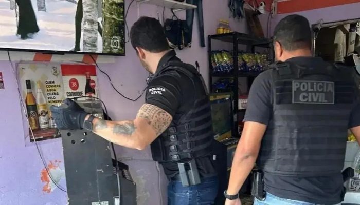Polícia fecha cassino clandestino e apreende 19 máquinas em Jequié