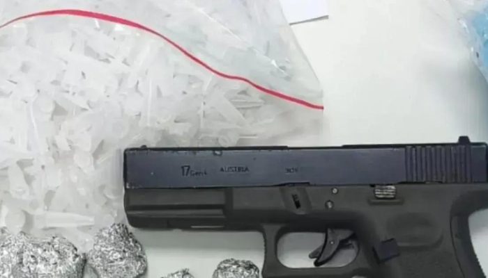 Polícia Militar apreende drogas e simulacro de arma em Feira de Santana