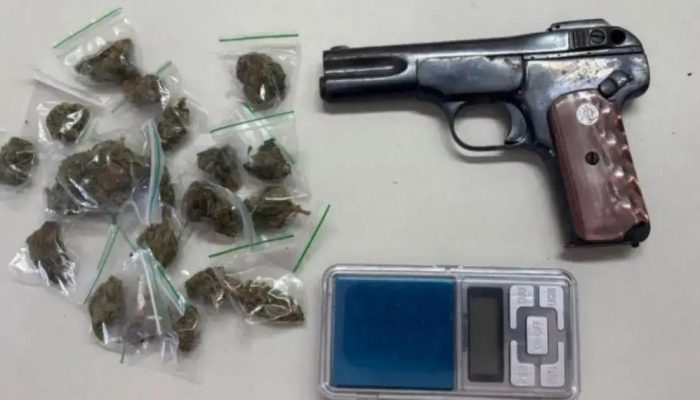 Polícia Militar apreende pistola e drogas em Massaranduba, Salvador