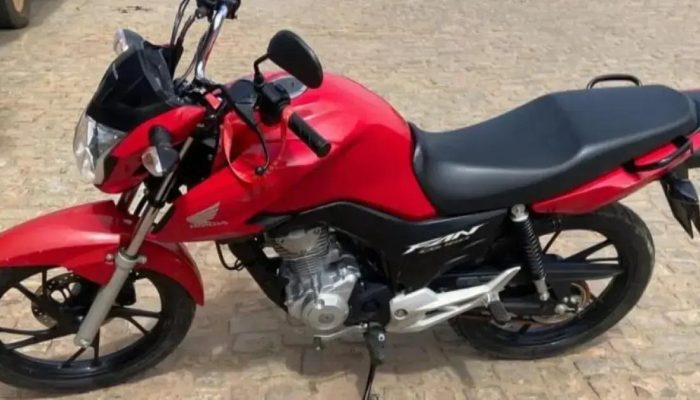 Polícia Militar recupera motocicleta roubada em Ibipeba