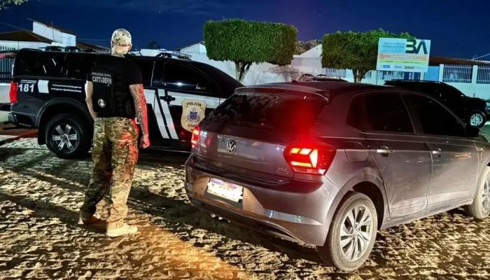 Polícia prende dois homens e recupera carros roubados em Poções