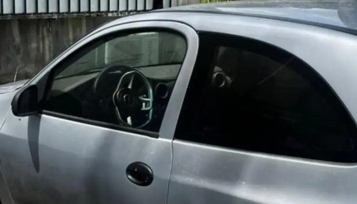 Polícia recupera carro roubado na Avenida Afrânio Peixoto em Salvador