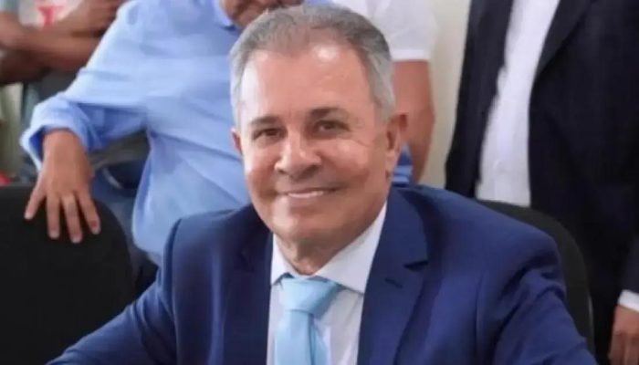 Prefeito nomeia filha em cargo mesmo sob investigação por nepotismo