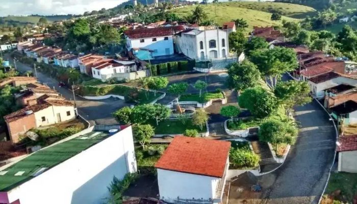 Prefeitura de Apuarema demite servidores aposentados do quadro efetivo