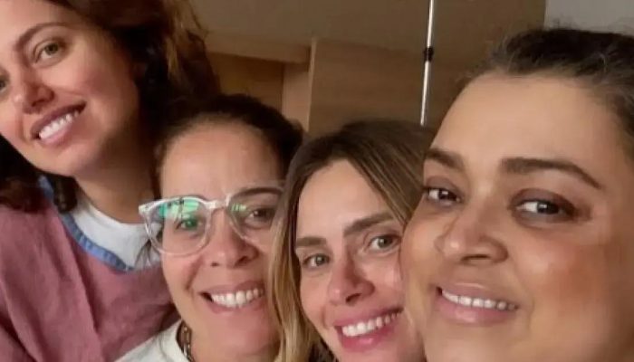 Preta Gil é internada e recebe apoio de Carolina Dieckmann durante tratamento