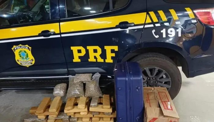 PRF apreende 110 kg de maconha em ônibus na Bahia e prende quatro suspeitos