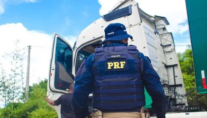 PRF apreende 211 comprimidos de anfetamina na BR-242
