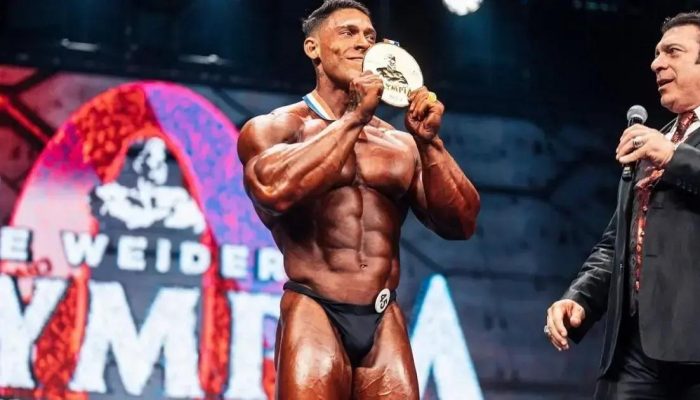 Ramon Dino faz história e conquista título inédito no Mr. Olympia 2025