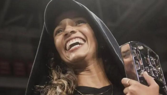 Rayssa Leal conquista 13º troféu da SLS em Miami aos 17 anos
