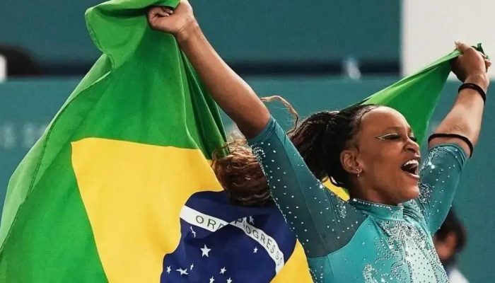 Rebeca Andrade anuncia aposentadoria das provas de solo: saúde em primeiro lugar
