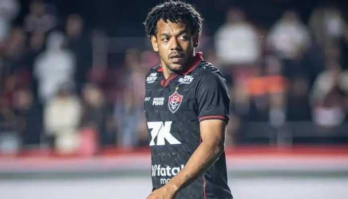 Romarinho desfalca Vitória em duelo contra Juventude por lesão