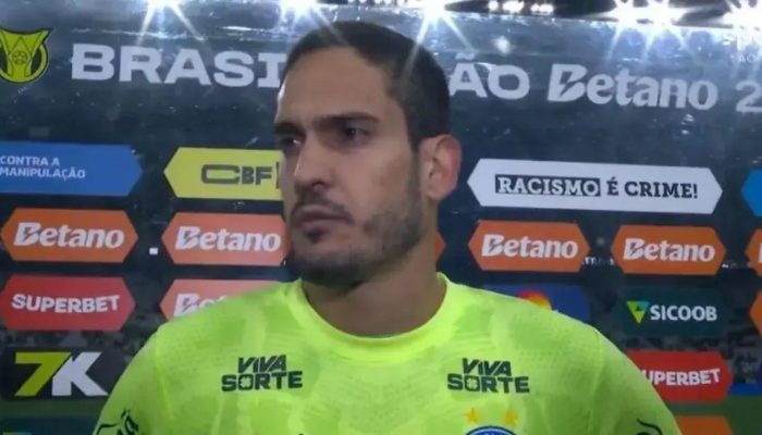 Ronaldo brilha com defesas e leva Bahia à vitória sobre o Corinthians