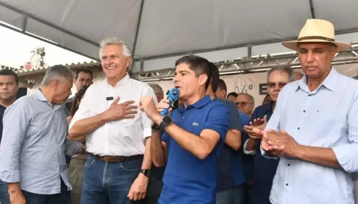 Ronaldo Caiado critica governo Lula durante visita à Bahia