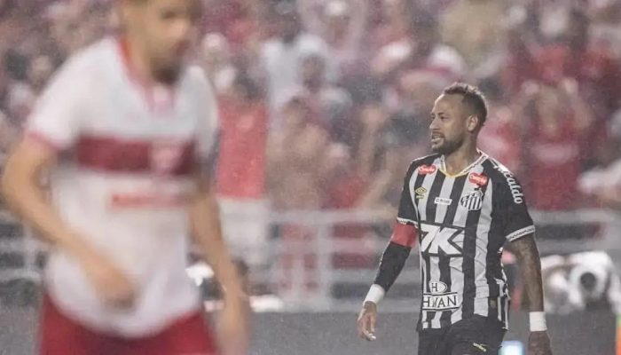 Santos enfrenta jejum fora de casa e se prepara para duelo contra o Vitória