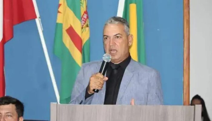 Situação de Trabalhadores Irregulares em Mercado que Desabou