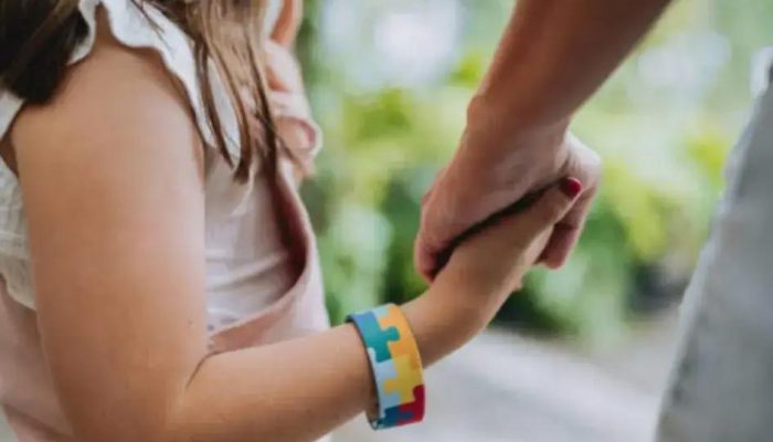 SP unifica cargos de apoio escolar para autistas e gera polêmica na Alesp