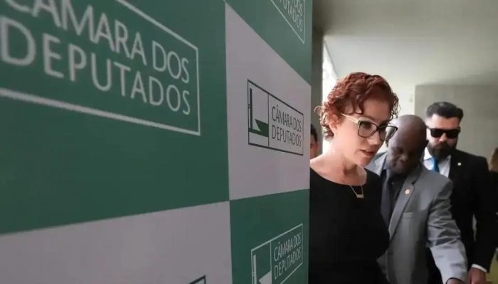 STF julga recurso de Carla Zambelli por condenação de dez anos