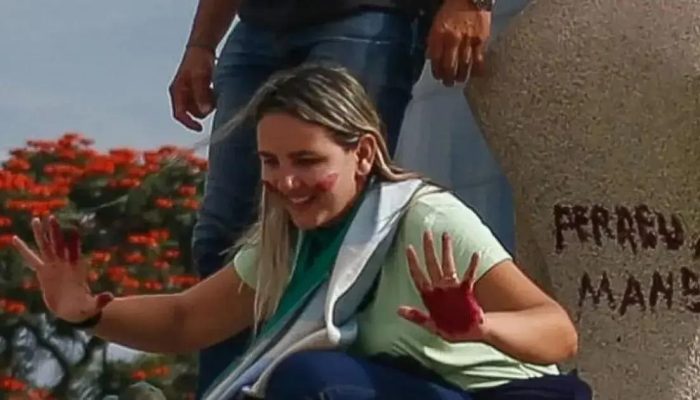 STF mantém condenação de cabeleireira por pichação e atos golpistas