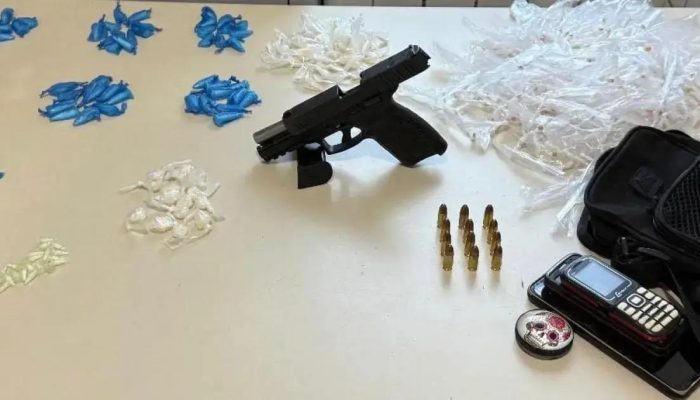 Suspeito de tráfico é preso com arma na Região Metropolitana de Salvador