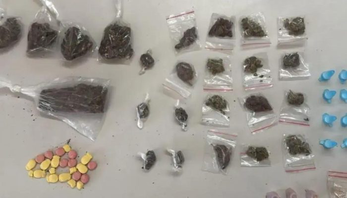 Suspeito de tráfico é preso pela PM no bairro Tancredo Neves em Salvador