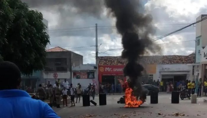 Suspensão de serviços públicos em Ruy Barbosa após posse da prefeita