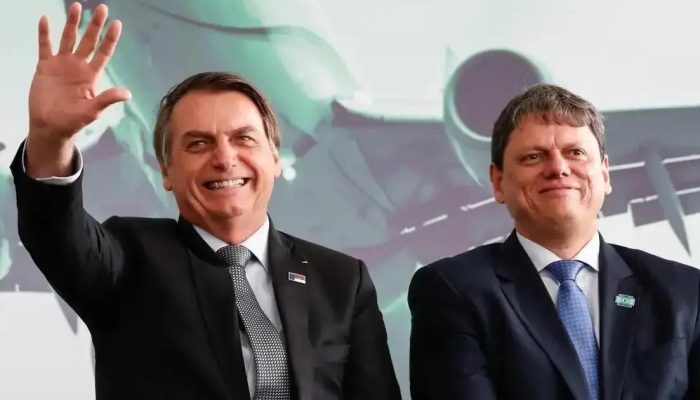 Tarcísio busca apoio do STF para liberar viagem de Bolsonaro aos EUA