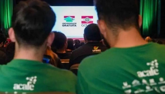 TCE-SC investiga irregularidades em programas de apoio a estudantes