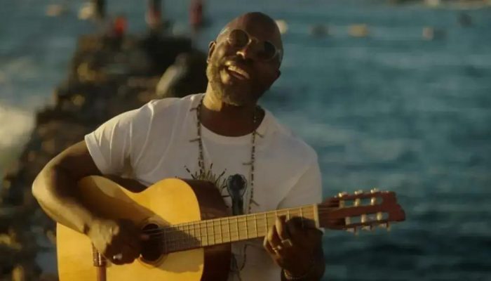 Thiago Thomé lança álbum "Raro92" como tributo à Bahia e paternidade
